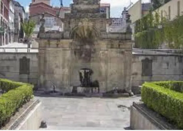 New J&j Pensjonat Ourense